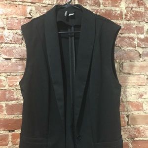 H&M Sleeveless Black Blazer